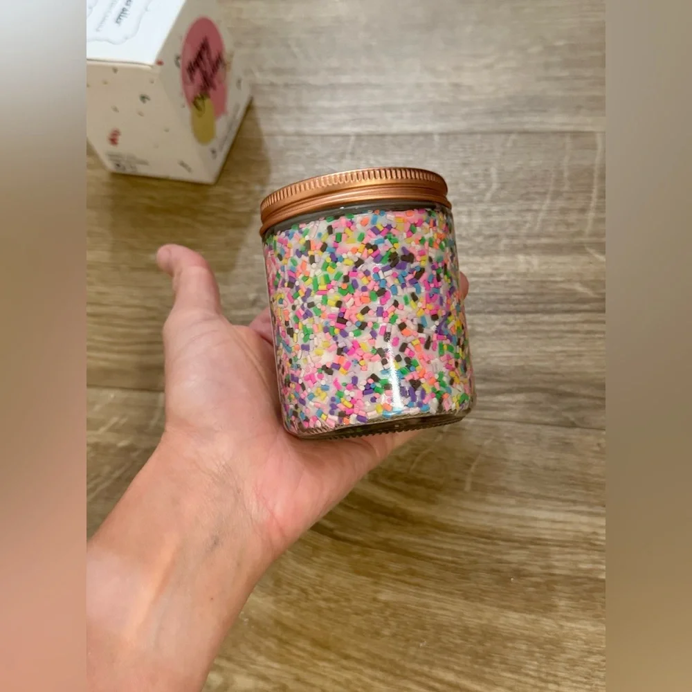 NIB Colorful Confetti Sprinkle Happy Birthday Candle - Vanilla & Cream Scented